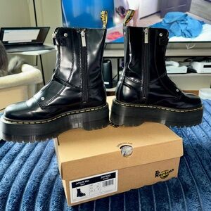 Dr. Martens Black Jetta Hi Max Buttero Leather W8 Like New w/original box.